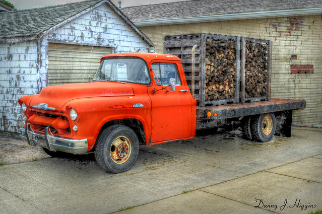 Wood Delivery Truck.  Annawan, Illinois.    DSC_0042