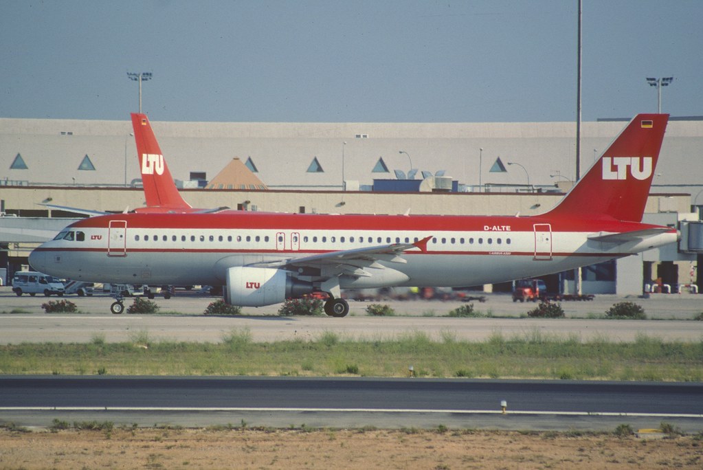 186bg - LTU Airbus A320-214; D-ALTE@PMI;18.08.2002