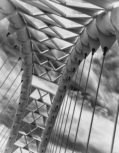 toronto humber river bridge gateway arch sky cloud bw canon eos60d