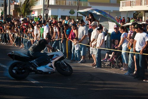 Quemando llanta | XVII Semana de la moto Mazatlán 2012 Aveni… | Flickr