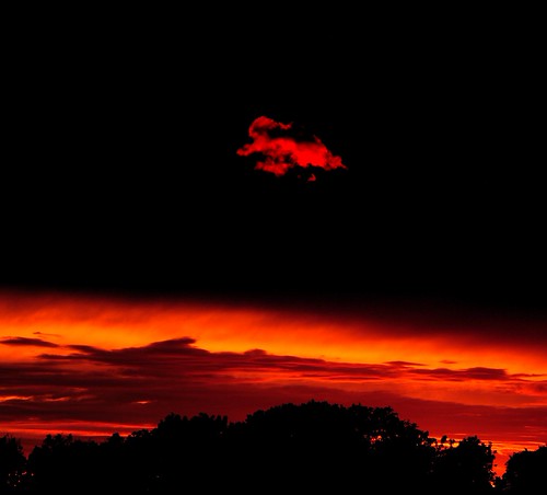 Tralala lilla molntuss by Johannes_wl, sunset cloud skåne molntuss fjärlöv