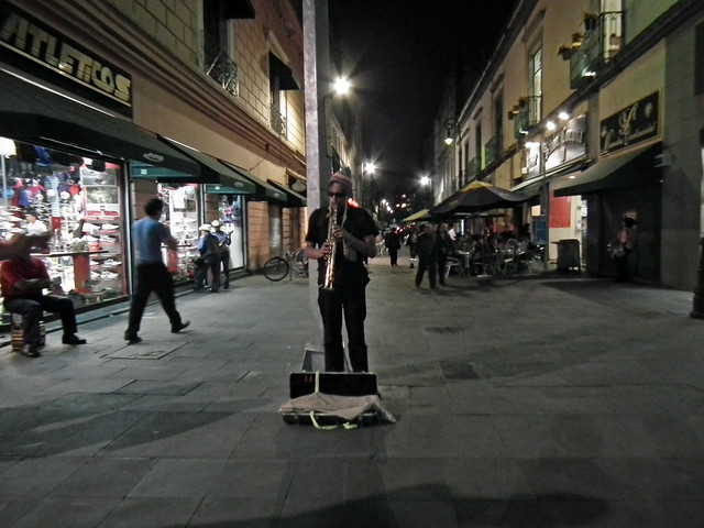 Clarinetista Ciego en la calle de Madero, Ciudad de México (2010)