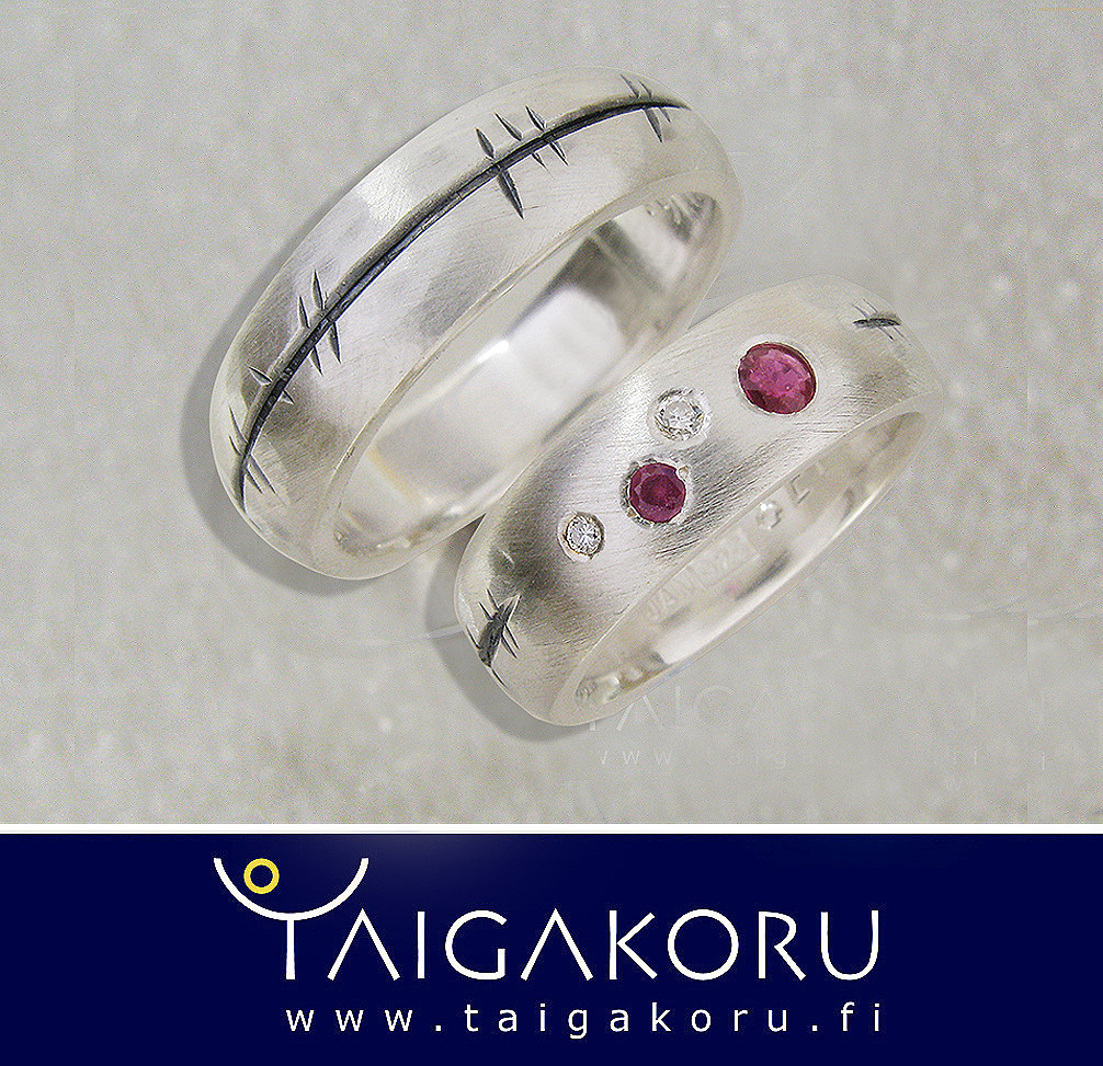 KVS77 Kihlasormukset, hopea, rubiini, timantit. Engagement rings, silver, ruby, diamonds. www.taigakoru.fi