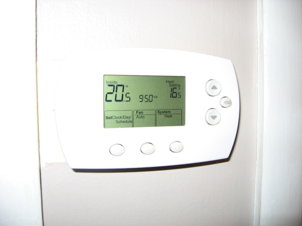 Furnace Thermostat: Setting Thermostat