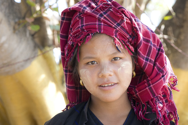 Young woman Pao Tribe - Ywama Market - Inke Lake - Burma - Sylvain Brajeul