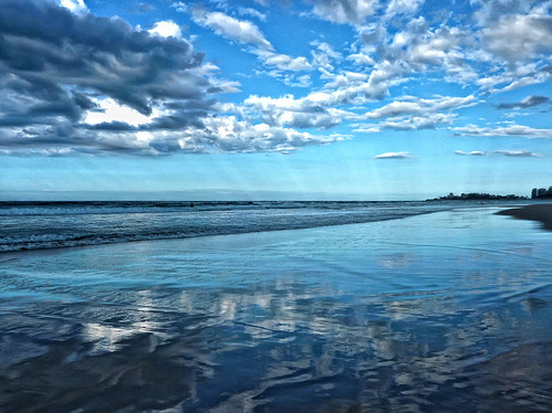blue sea cloud reflection beach water australia goldcoast kirra bilinga colorphotoaward cloudslightningstorms masterclasselite