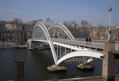 First bridge. Мост Дебийи в Париже. Мост passerelle Debilly, Париж. Бумажный мост во Франции. Париж мост Дебийи фото.