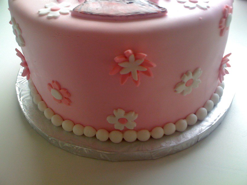 Sakura anime birthday cake side | Here are the little detail… | Flickr
