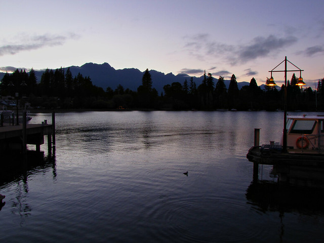 Sunrise-Lake Wakatipu-Queenstown-New Zealand