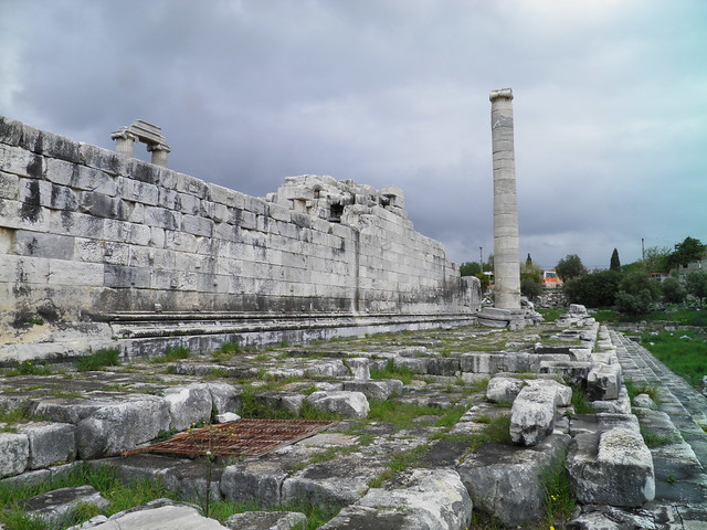 Ruins outside the south wall, Apollo Temple, Didyma