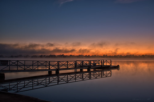 panorama lake water fog clouds sunrise canon long exposure jetty sting albert kitlens australia nsw 1855mm 62 lakealbert waggawagga scorps 450d copyrightpaulwutzke