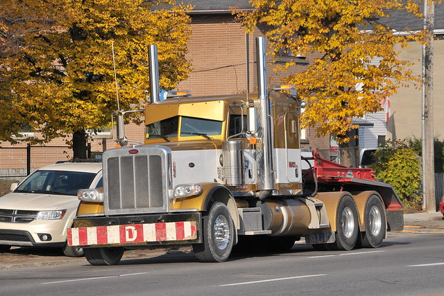 A13 truck Ottawa, Ontario Canada 10262012 ©Ian A. McCord