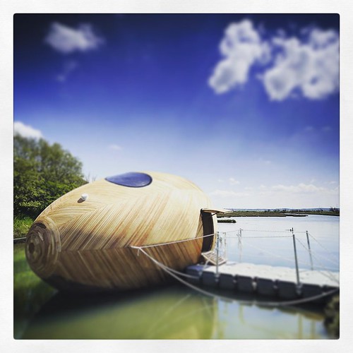Very tiny, houses... on the move. Discover more on http://goo.gl/3frjB2 #architecture #tinyarchitecture #tinyhouses #tinyhome #compactliving #cosaleggere #sustainability #greenbuilding #nofilter | by Boundaries. Sustainable, humanitarian architecture