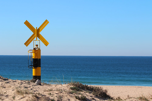 portugal sesimbra océan atlantique beaches plages signs signeaux