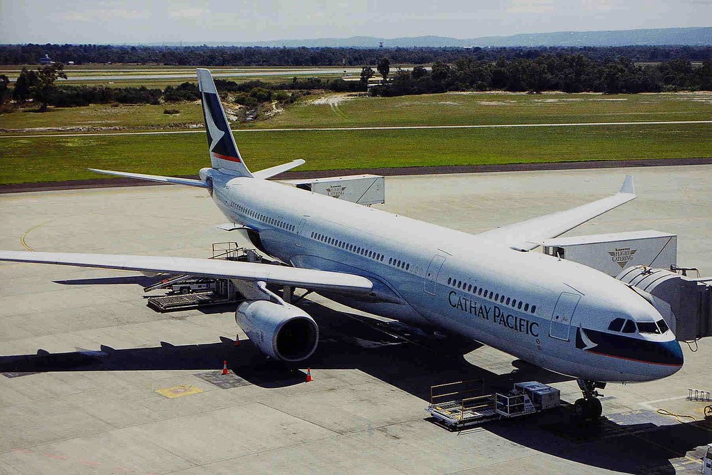 B-HLG A330-342 Cathay Pacific PER 30SEP99