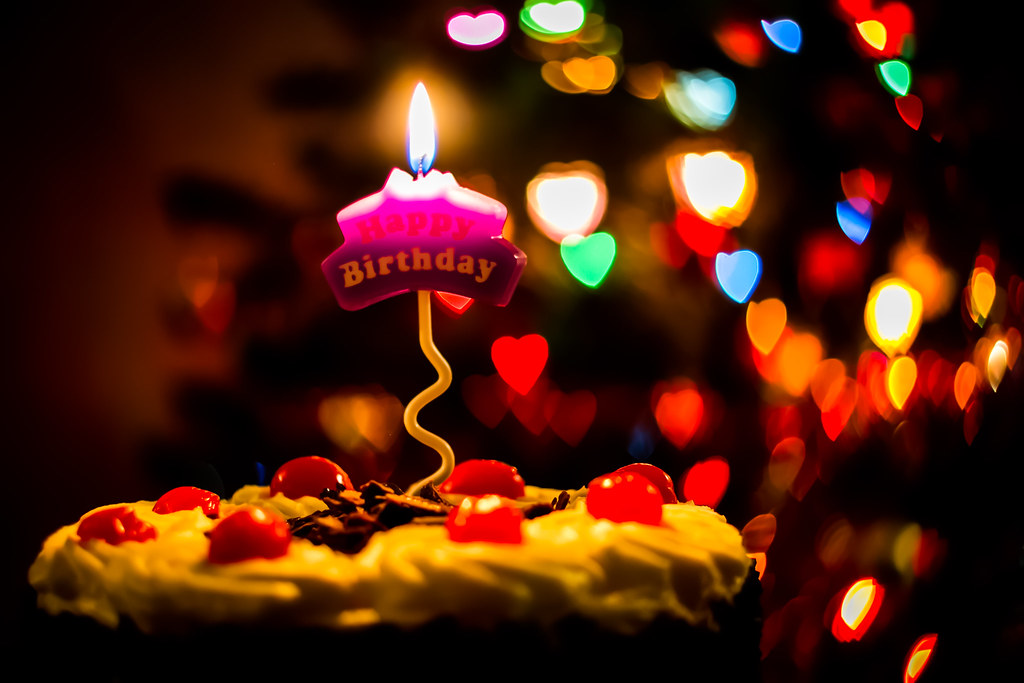 Den anden dag Afhængig and Happy Birthday Candle Light | A birthday cake and candle sho… | Flickr