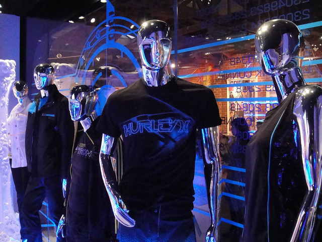 Tron: Legacy Pop Up Shop - they almost don't seem human...