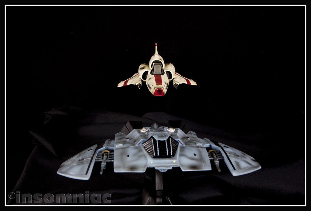 2 Battlestar Galactica Colonial Viper Raider Cylon Ornements vaisseau spatial Set 