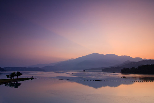 morning lake mountains reflection sunrise taiwan 南投 台灣 山 日月潭 sunmoonlake nantou 湖泊 日出 倒影 出水口