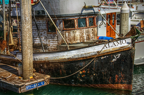 california santa ca canon harbor boat decay rustic barbara hdr 50d qtpfsgui