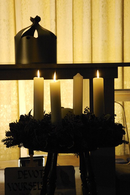 Carols by candlelight | Advent wreath and crown