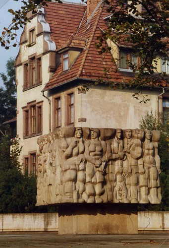 Villa, Mariental with OdF Denkmal (?) ,Eisenach, DDR Aug 1… | Flickr