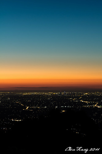 Melbourne - Twilight by Chiu Kang, Shot taken from Skyhigh Mount Dandenong about 35km from Melbourne city.
Taken with Canon 60D - EF24