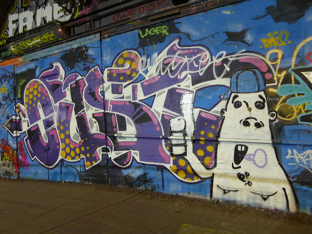 Oust graffiti, Leake Street