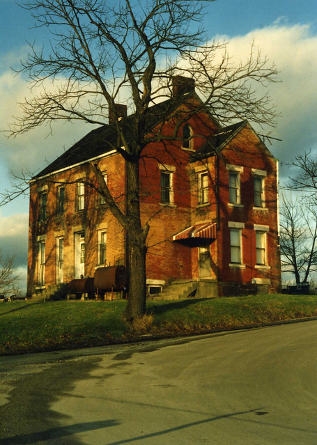 House near Cedar Creek Park, Dec, 1991