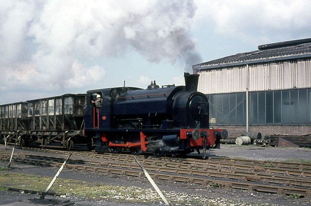 derbs - 0-6-0st in steam by loco shed ncb cadley hill near swadlincote JL