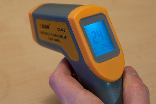 Digital InfraRed Thermometer with Laser Sight (-32'C~380'C/26'F~716'F)