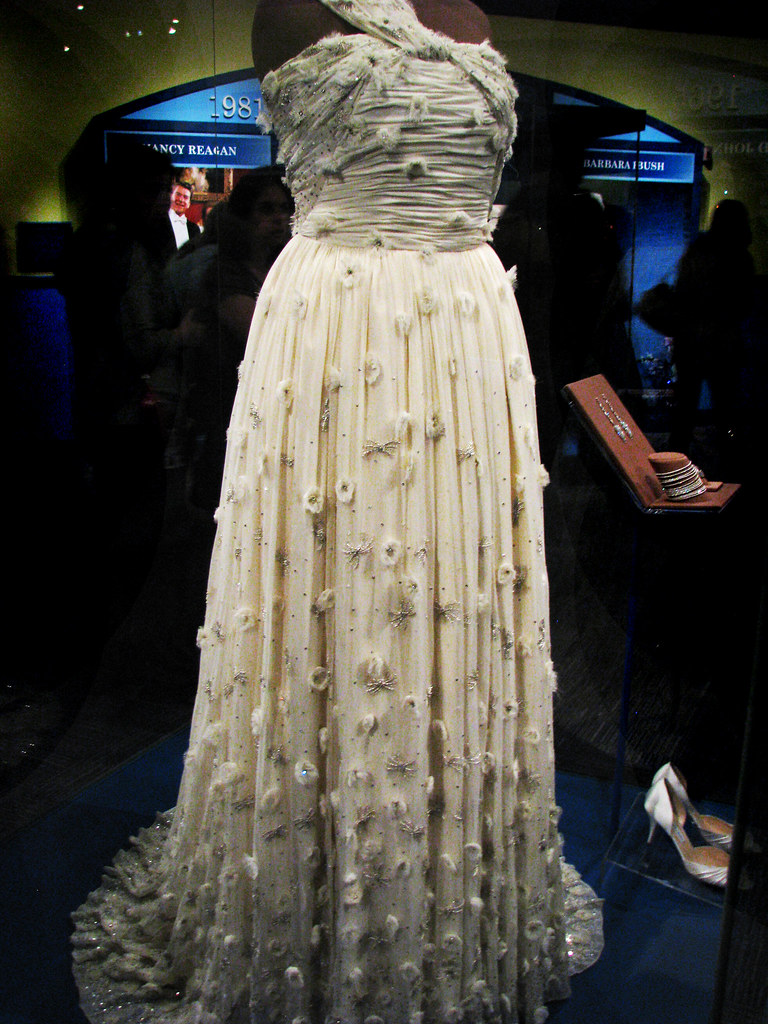 12 | Michelle Obama's Inaugural Gown at the Smithsonian | jatha2006 ...