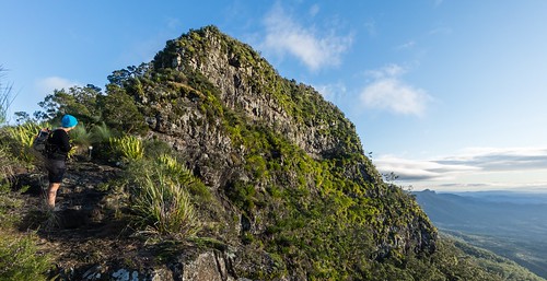 clouds rocks track hiking australia bushwalking qld queensland 2015 mainrangenationalpark scenicrim cunninghamsgap seqld bushwalker mtcordeaux sonya7r