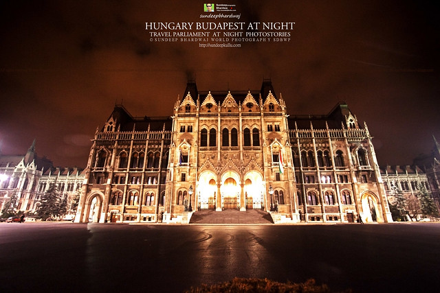 HUNGARY BUDAPEST PARLIAMENT AT NIGHT 9190 AWFJ