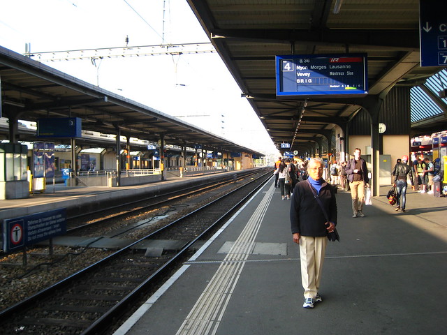 Geneva 2011: Waiting for the train to Interlaken