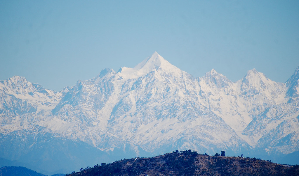Гималаи в 6. Трисул гора. Горы Гималаи. Обои на рабочий стол горы Гималаи. Индия горы и вода.