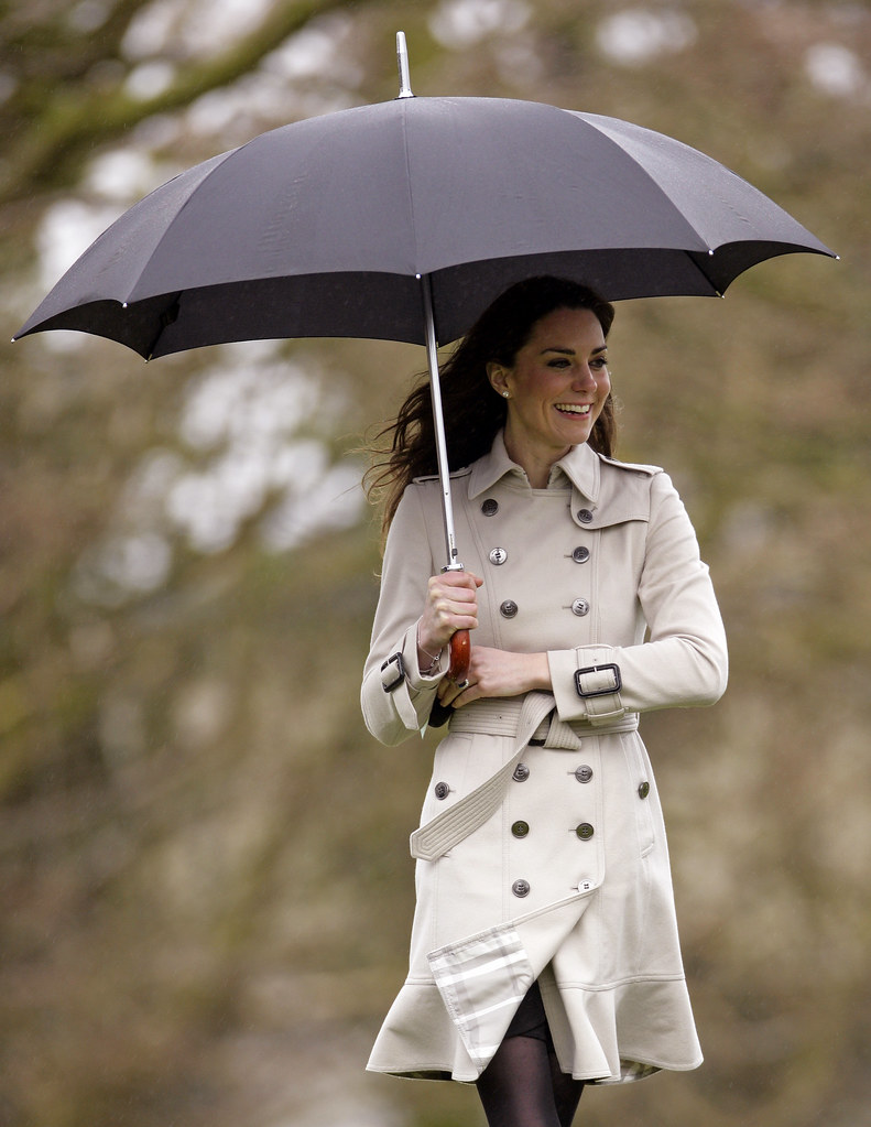 kate middleton burberry trench coat