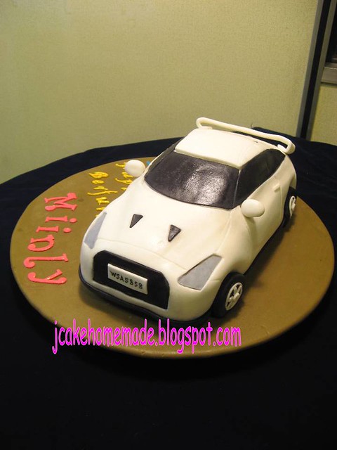3D Nissan GTR car cake