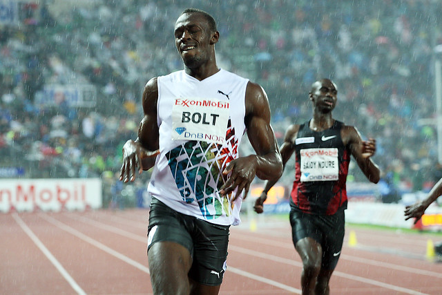 Usain Bolt og Jaysuma Saidy Ndure på 200 meter