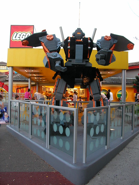 Lego Store Robot Model