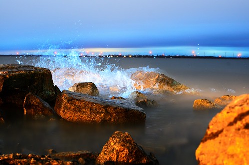 water night rocks waves waterfront flash wave kingston splash