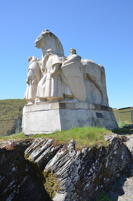 Monthermé (Ardennes) - Site des quatre fils Aymon - Monument aux 4 fils Aymon et au cheval Bayard
