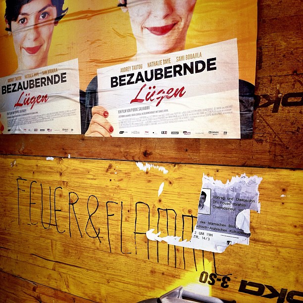 Feuer & Flamme vs. Bezaubernde Lügen (fire & flame vs. bewitching lies) #filmplakat #plakat #poster #film  #graffiti #streetart #wall #igersvienna #igersaustria #iphoneartists #iphoneonly #famiglia_vienna #famigliavienna #vienna #instagramersvienna