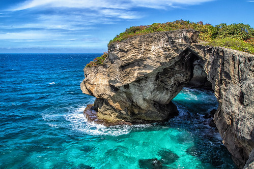 ocean sky naturaleza nature landscape rocks puertorico arecibo cave rocas oceano cueva cuevadelindio