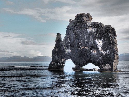 Islanda 2016 by Dino-S.B.Tr., Iceland 2016


Hvítserkur

Hvítserkur ('camicia da notte bianca' in islandese) è un faraglione di or