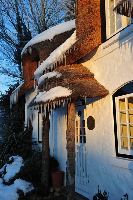 Icicles on cottage (4)