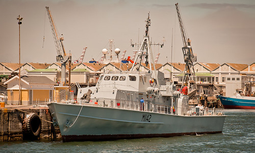 Gulf Mine-Clearing Plan Puts Naval Power on Alert