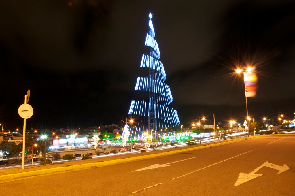 Maior árvore de Natal do mundo. Natal, RN | Moisés Souto | Flickr