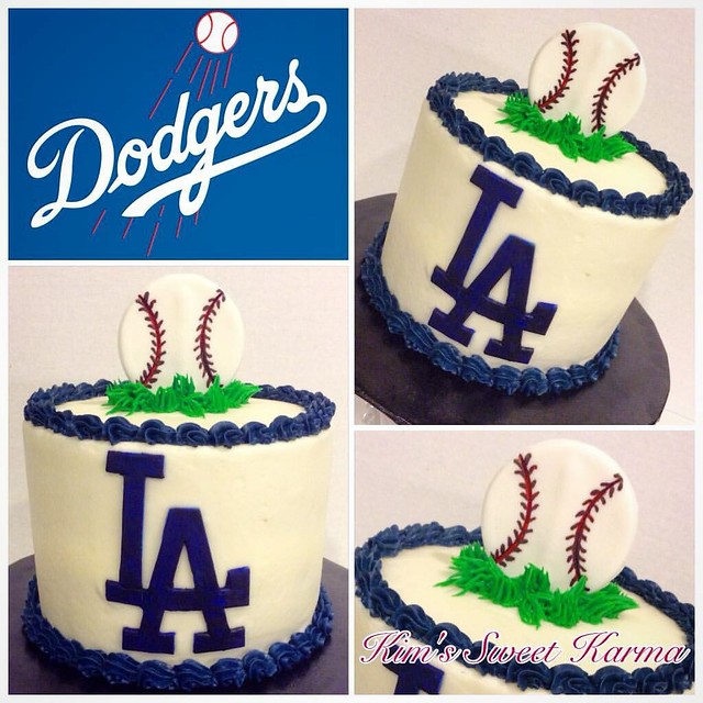 LA Dodgers cake.