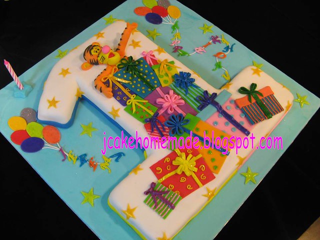 Tigger birthday cake